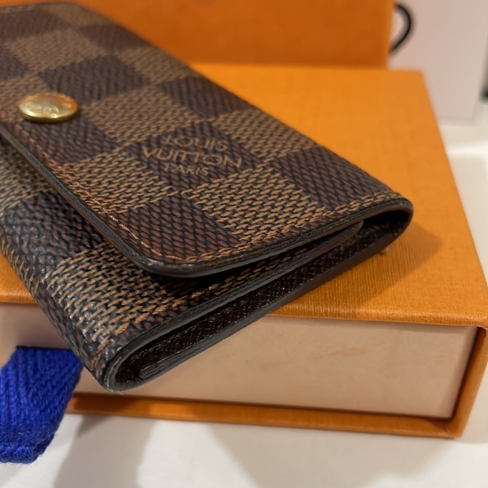 SOLD❤️Authentic LV DE 4 key holder 🔑 - Picture 6 of 15
